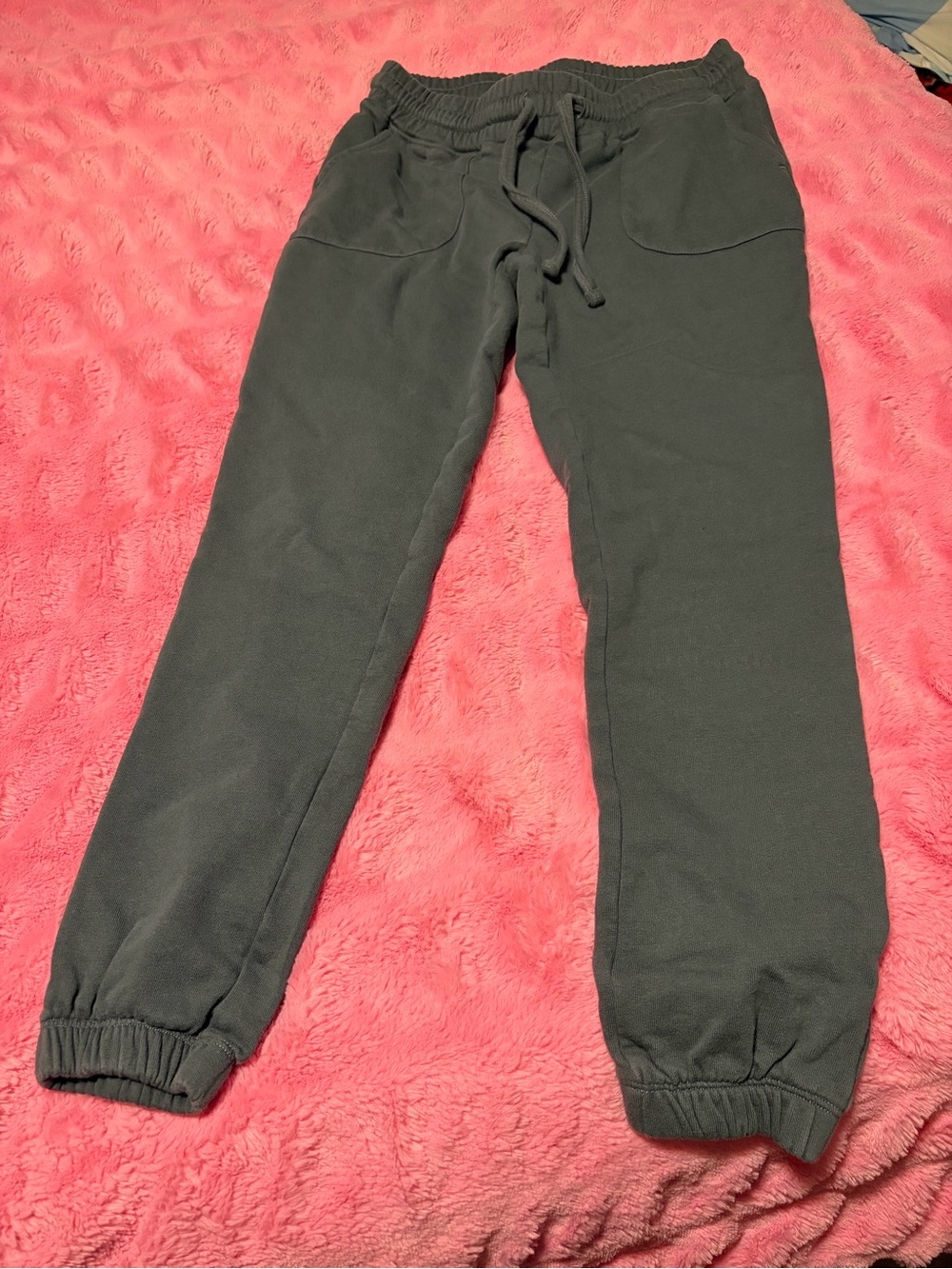 Kate Quinn women’s joggers